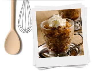 IJskoffie met slagroom en pollepel en garde